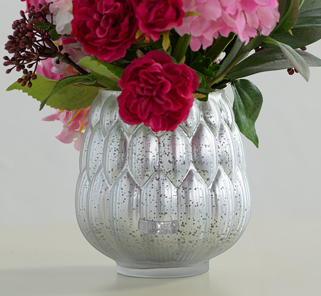 洗練された花と器の調和