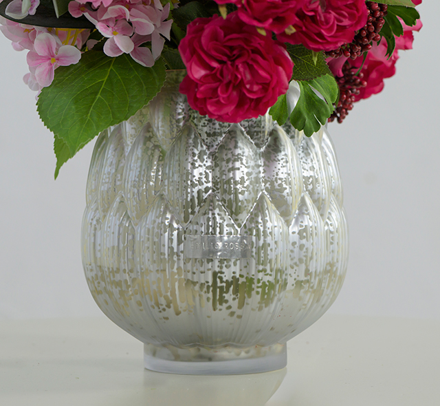 洗練された花と器の調和