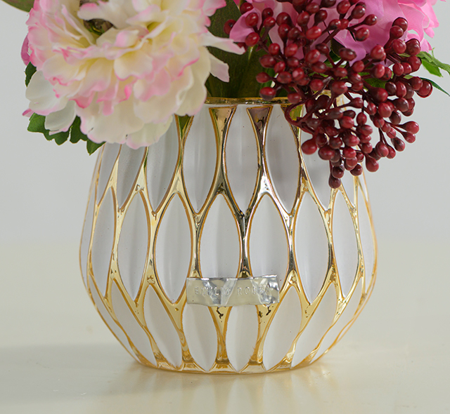 洗練された花と器の調和